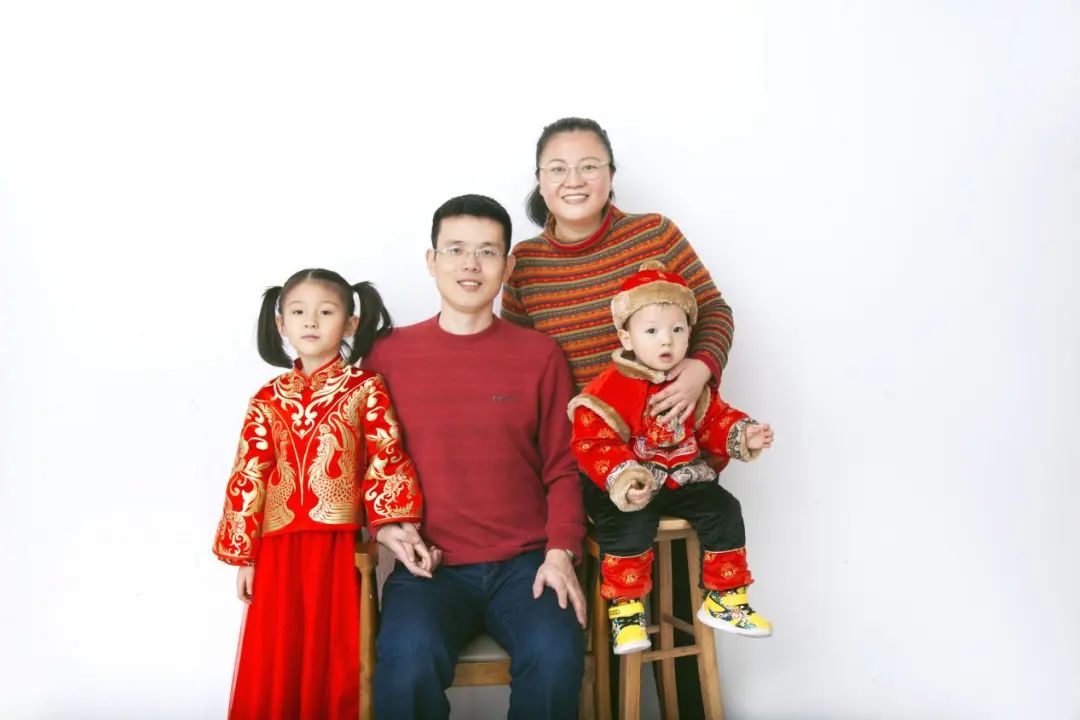 郭婷婷家庭王素云,从结婚以来,就和丈夫一同参加公益活动,牵头组织