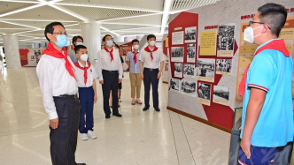 张维亮与少先队员代表共庆“六一” 向全市少年儿童提出殷切希望