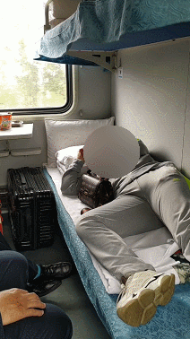 "当日10时44分,由齐齐哈尔开往合肥的t244次列车从哈尔滨站开出后