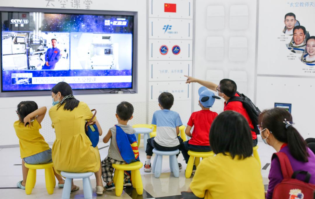 童心献礼逐梦未来来广州青少年科技馆体验不一样的六一