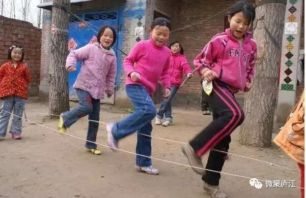 就带大家一起回忆一下快到六一儿童节了,00后的童年是守在电视机前