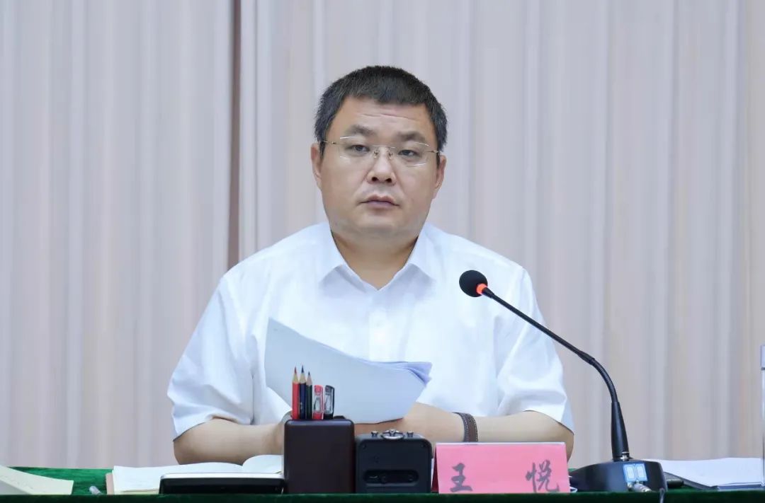 县领导李冬,王国崇,马季,郑杰斌,申星龙,张聪山