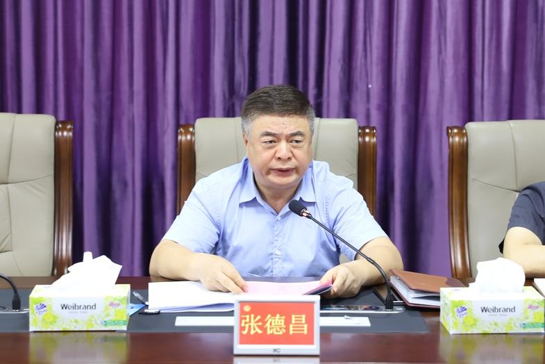 省纪委监委驻省高院纪检监察组张德昌组长莅临海南一中院开展廉政教育