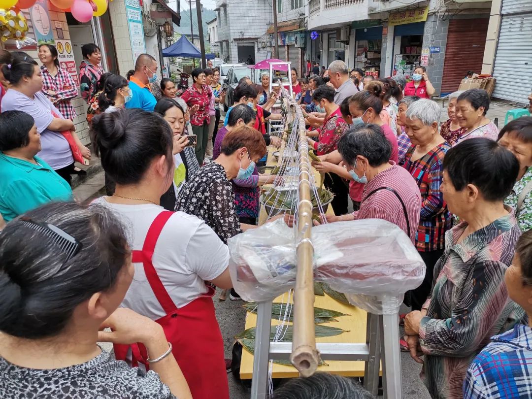 巴南区各级妇联开展巾帼暖心送关爱携手共迎二十大端午节系列主题活动