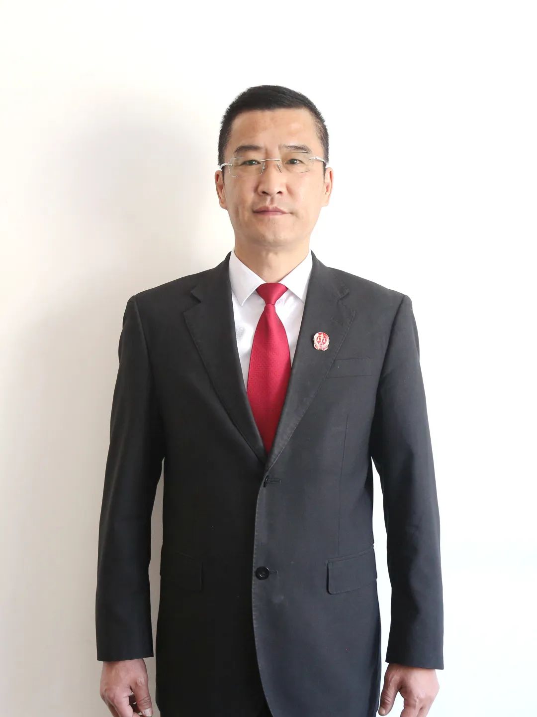 翟东瀛:恒山法院政治部副主任管洪丽:城子河法院综合审判庭副庭长崔永