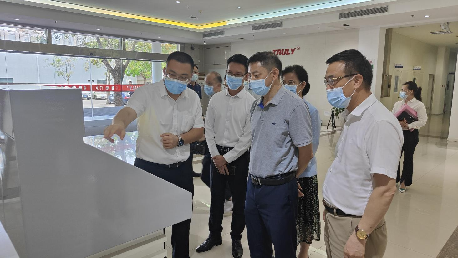 广东省人社厅到汕尾开展送政策送资金送服务活动