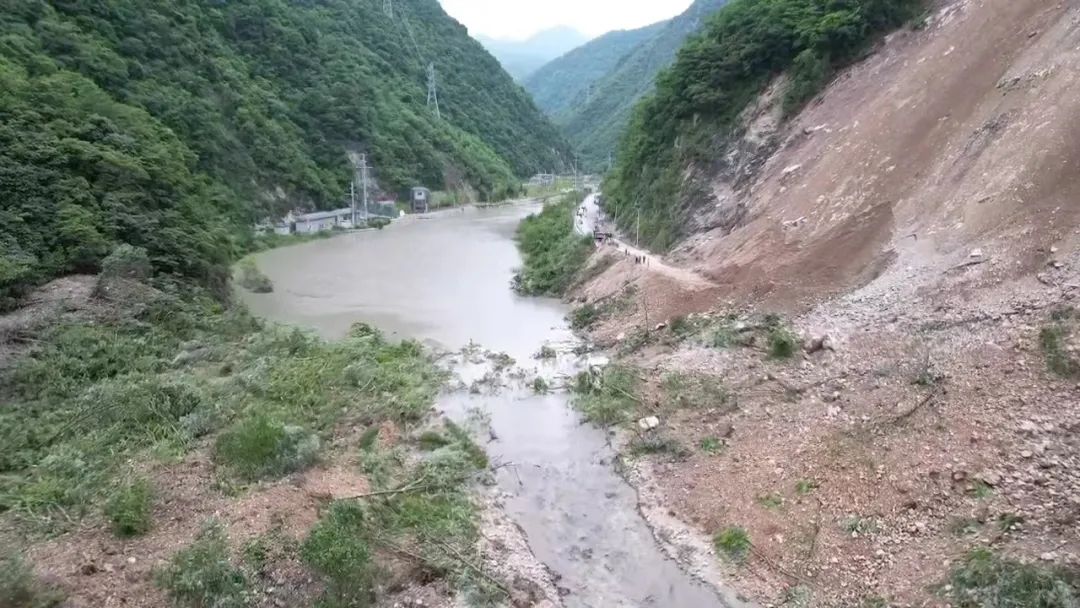 直擊雅安地震搶險丨中國安能緊急處置寶興河壅塞體險情