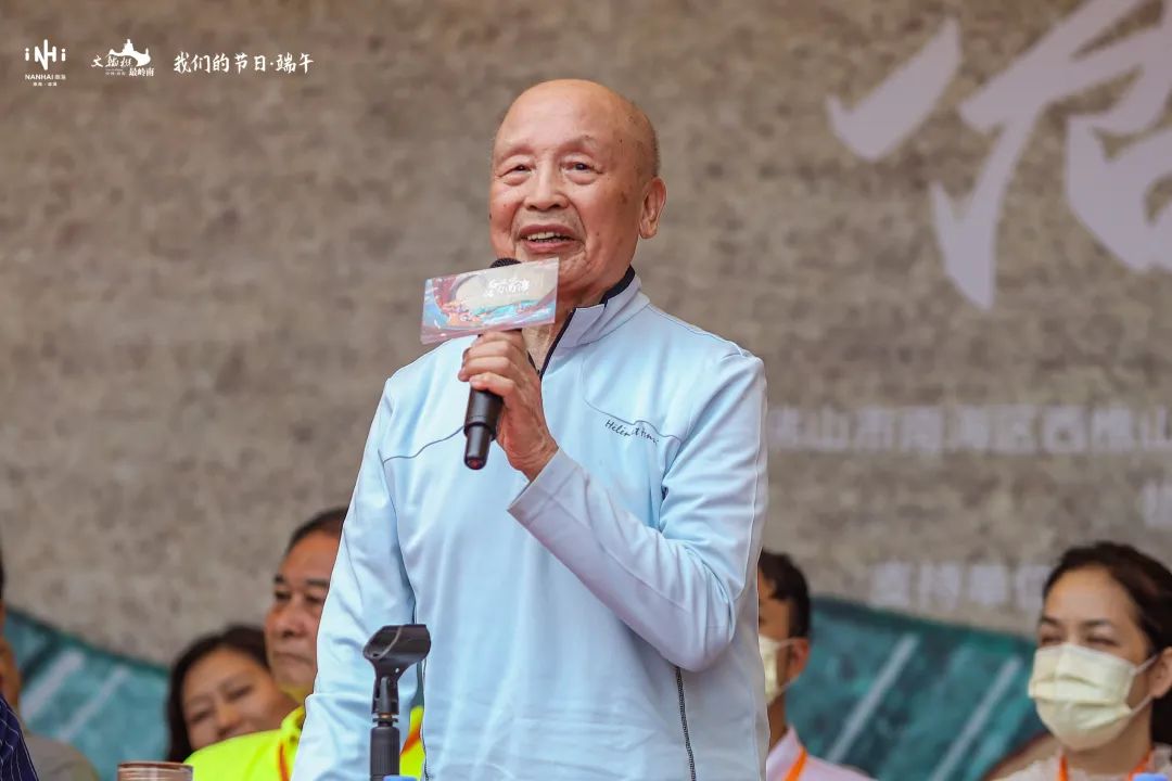 第九届全国人大常委会委员,广东省委原常委,原南海县委书记梁广大表达