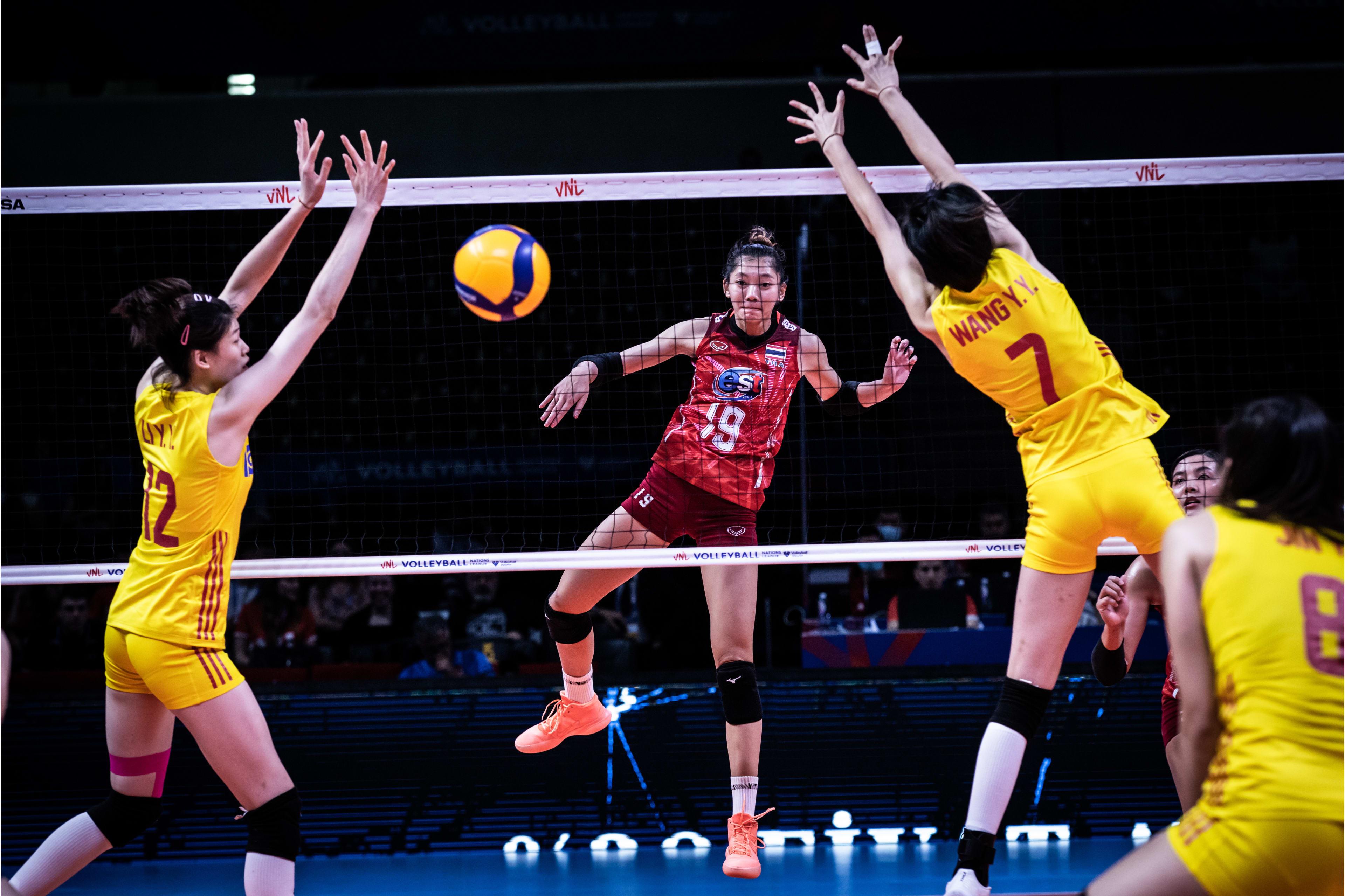 世界女排联赛苦战五局不敌泰国中国女排无缘四连胜