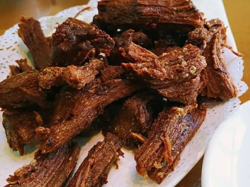 美食烤肉,手拉面,驿站马肉干等扎龙自然保护区,龙沙动植物园,明月岛等