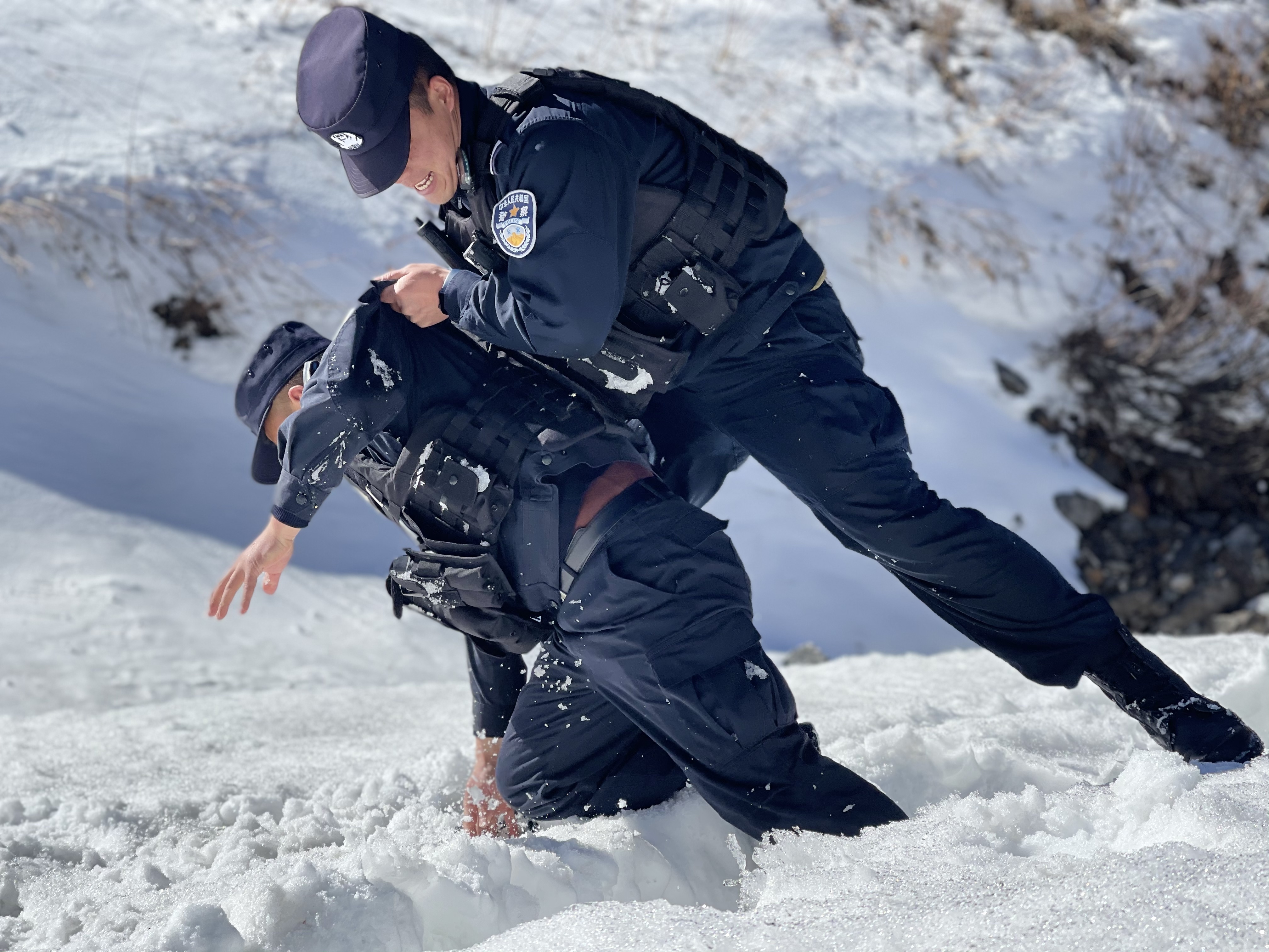 边防警察制服图片