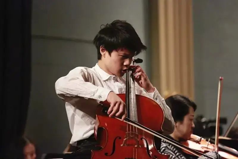 “经典947客厅音乐会”迎来第100场:“大师与少年”系列音乐会遇见“一百分”男孩陈亦柏_澎湃号·湃客_澎湃新闻-The Paper