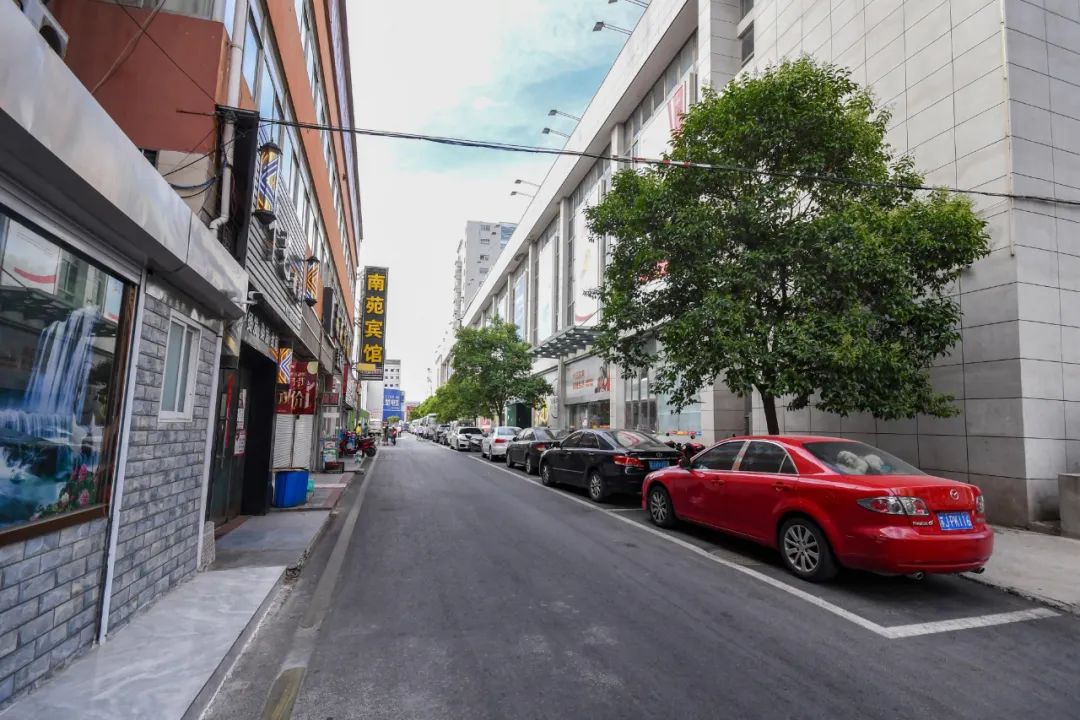 幸福感满满我县合力攻坚提升后街背巷颜值