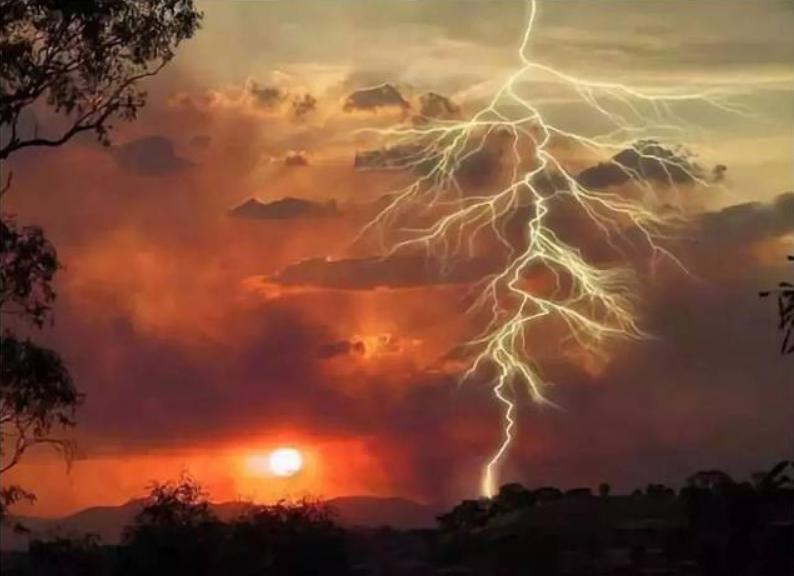 学而知之雷击火频袭大兴安岭为何夏季多发雷击火