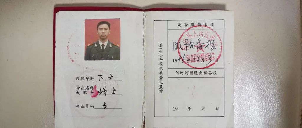 动车脱轨现场曝光全网为他刷屏