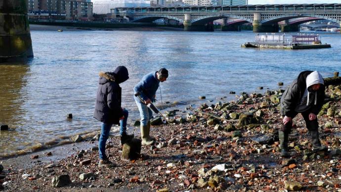 泰晤士河的泥滩，藏着怎样不为人知的故事？