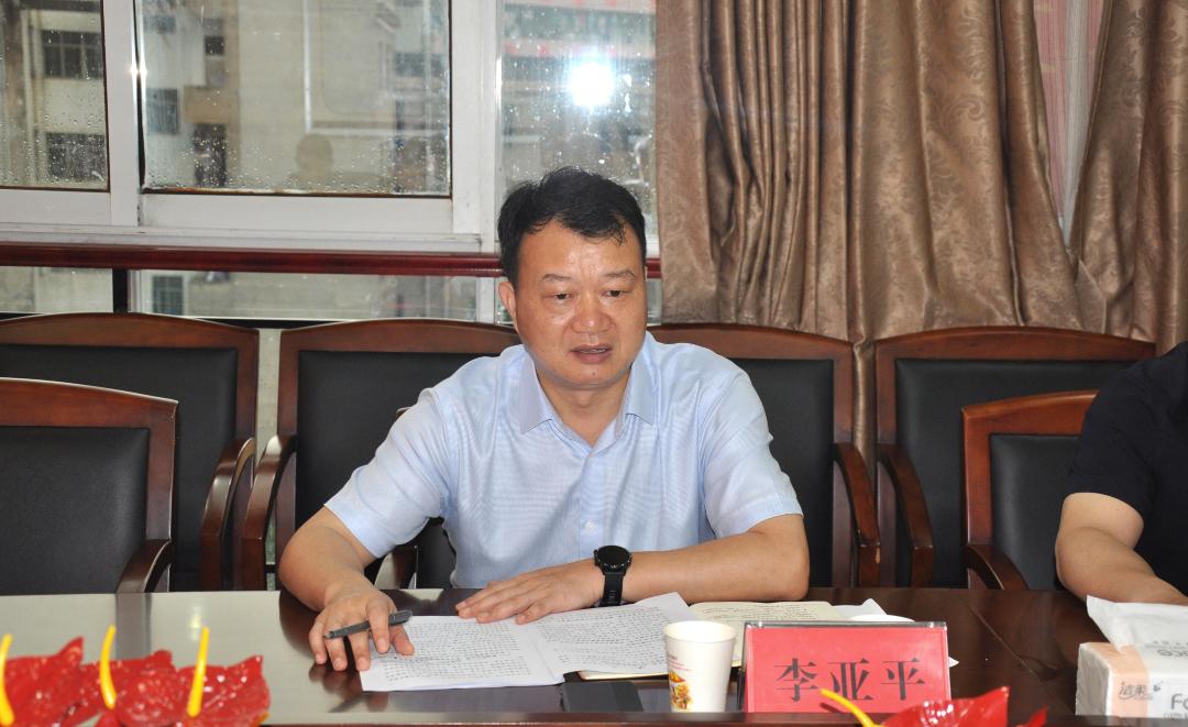 县委常委县委政法委书记李亚平调研法院工作