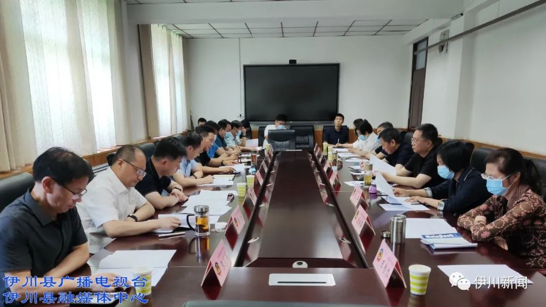 在彭婆镇,张伊民一行听取了彭婆镇政协工作汇报,现场察看了"委员之家"