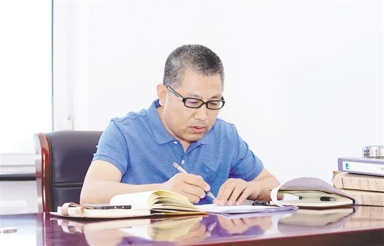 袁建伟为民解难见证初心不改