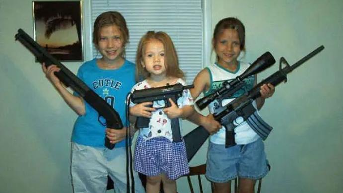 再多的枪击案，也阻止不了儿童步枪在美国爆卖