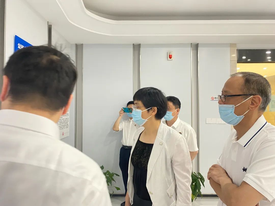 蒋文丰局长调研指导全市公证工作