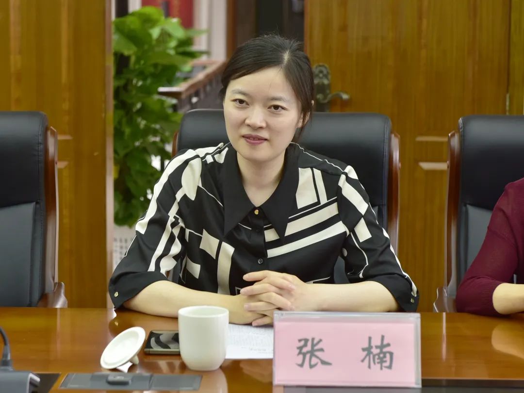 市老龄协会会长周宏益云龙区政府副区长张楠等一行来我院就云龙区涉老