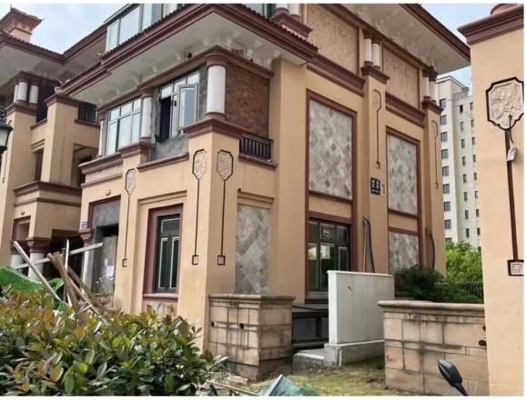 锦丰镇湖滨世家小洋房36月14日开拍:张家港市蝶湖湾5幢902室,08#车库
