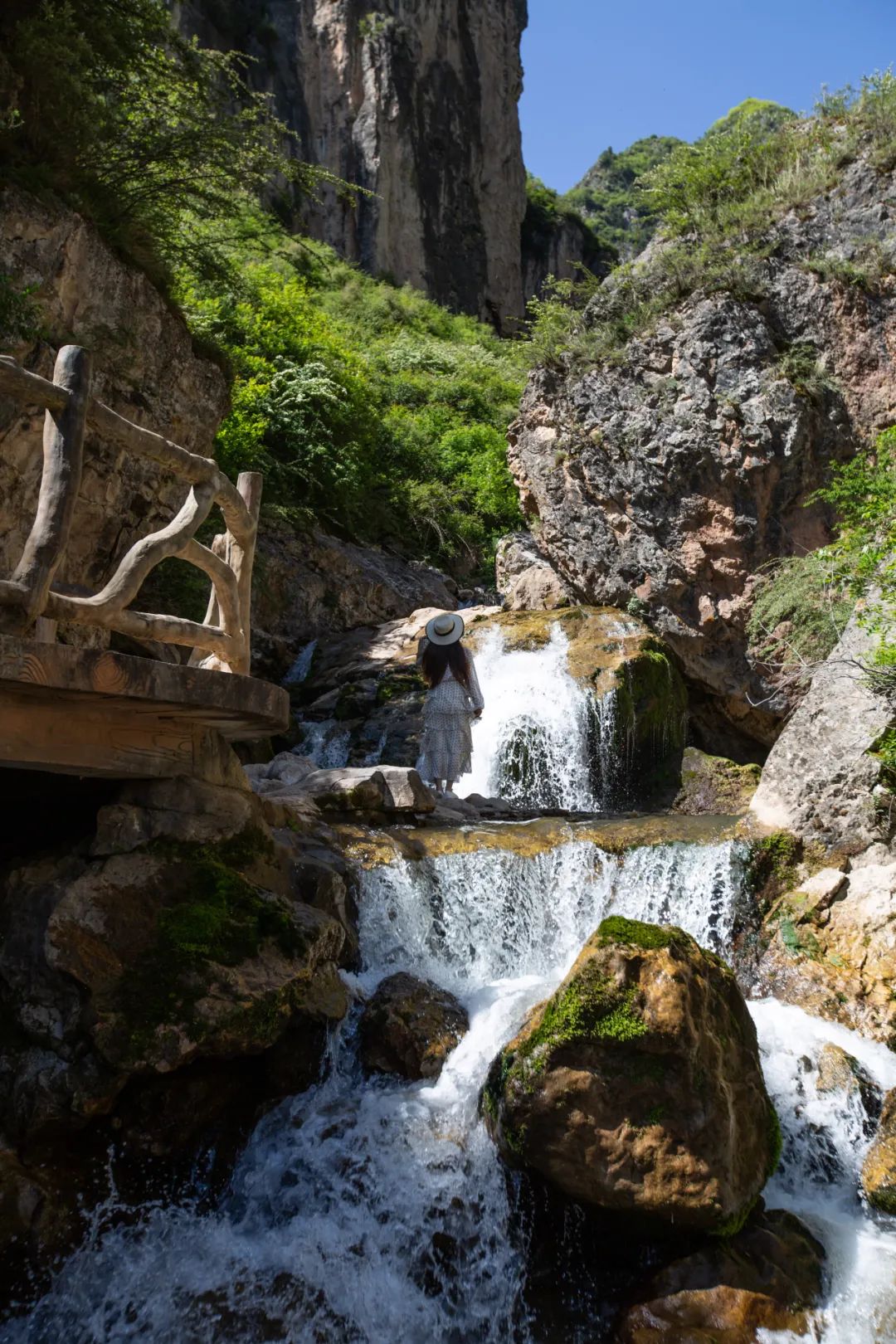 渭源渭河源aaaa渭水发源于定西,也在定西孕育了千姿百态的自然景观