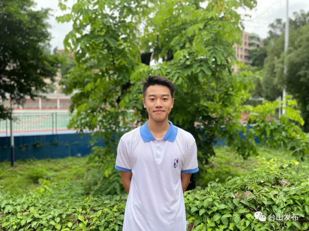 姓名:冯睿霖学校:台山市华侨中学班级:高三(1)班选考科目:语文,数学