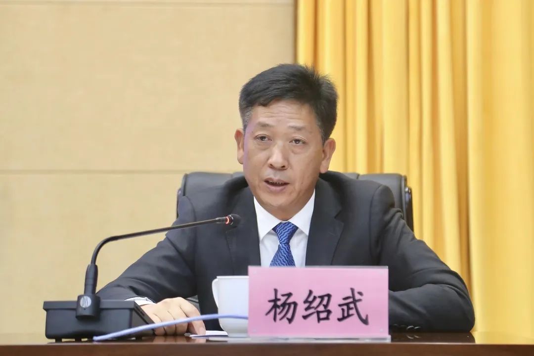 市商务局局长杨绍武发布市商务局"优化营商环境,服务招商引资"三项