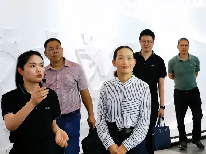 市委统战部常务副部长张卫英赴缙调研统战工作