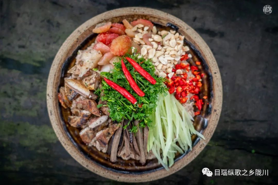 看得流"哈喇子"!来德宏必吃  杨梅过手米线