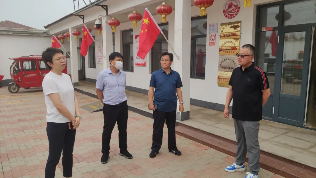 区委书记卢晓东带队开展"晨扫描" 活动