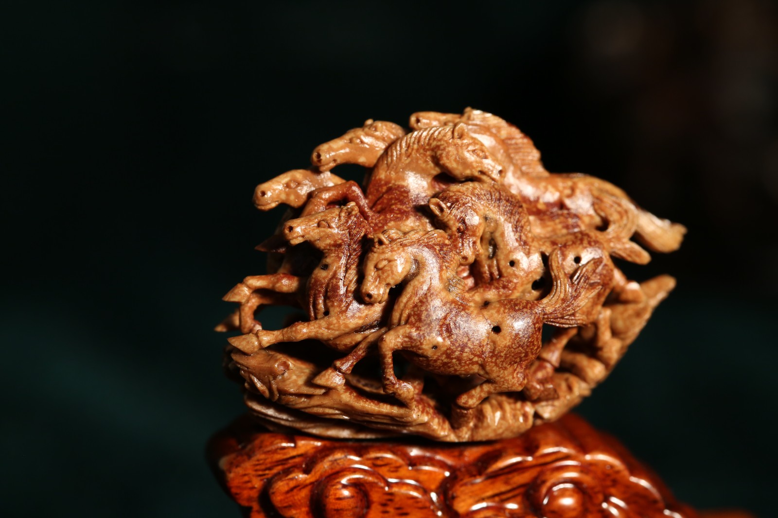 潍坊创建东亚文化之都丨核纳大千潍坊核雕艺术精品展二