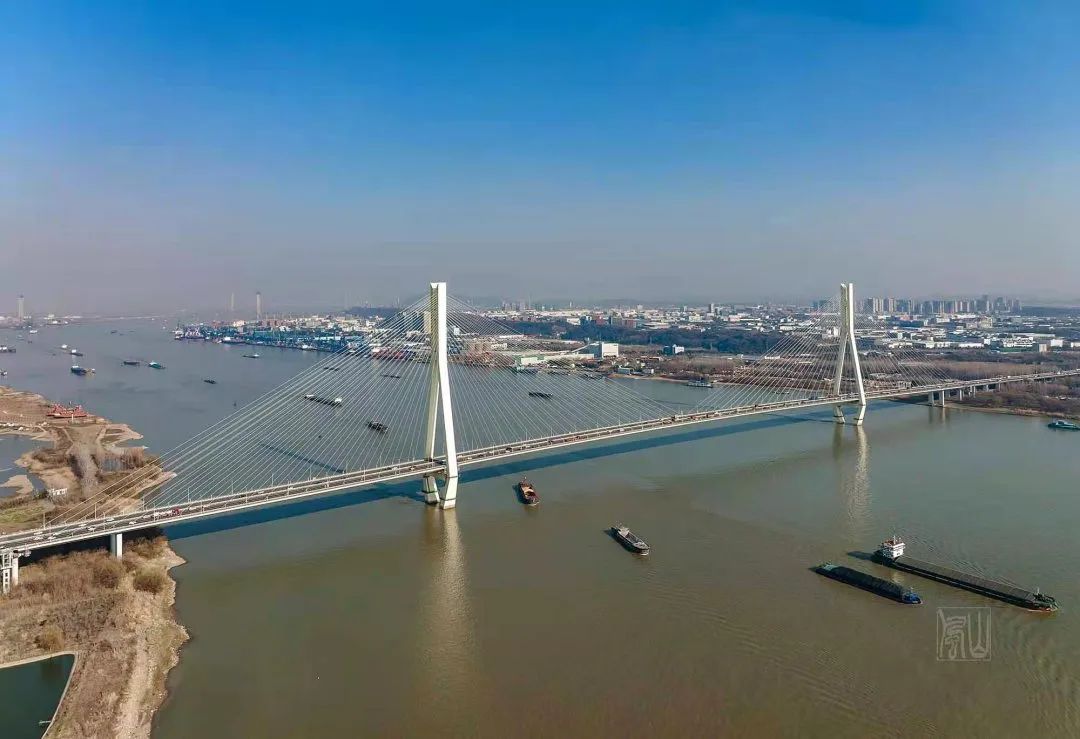 二桥)一条美美的"项链"南京长江大桥戴上了横跨金川河一座亲水圆环