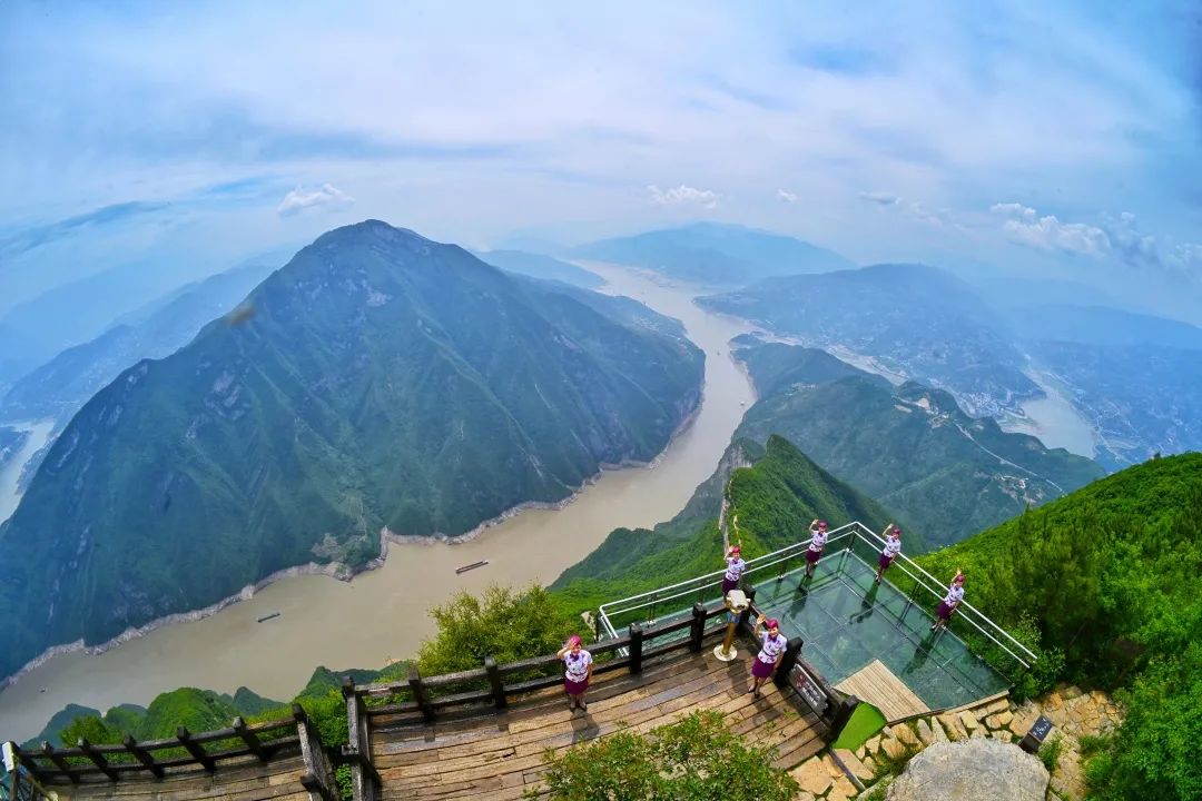 走动妹带你游三峡