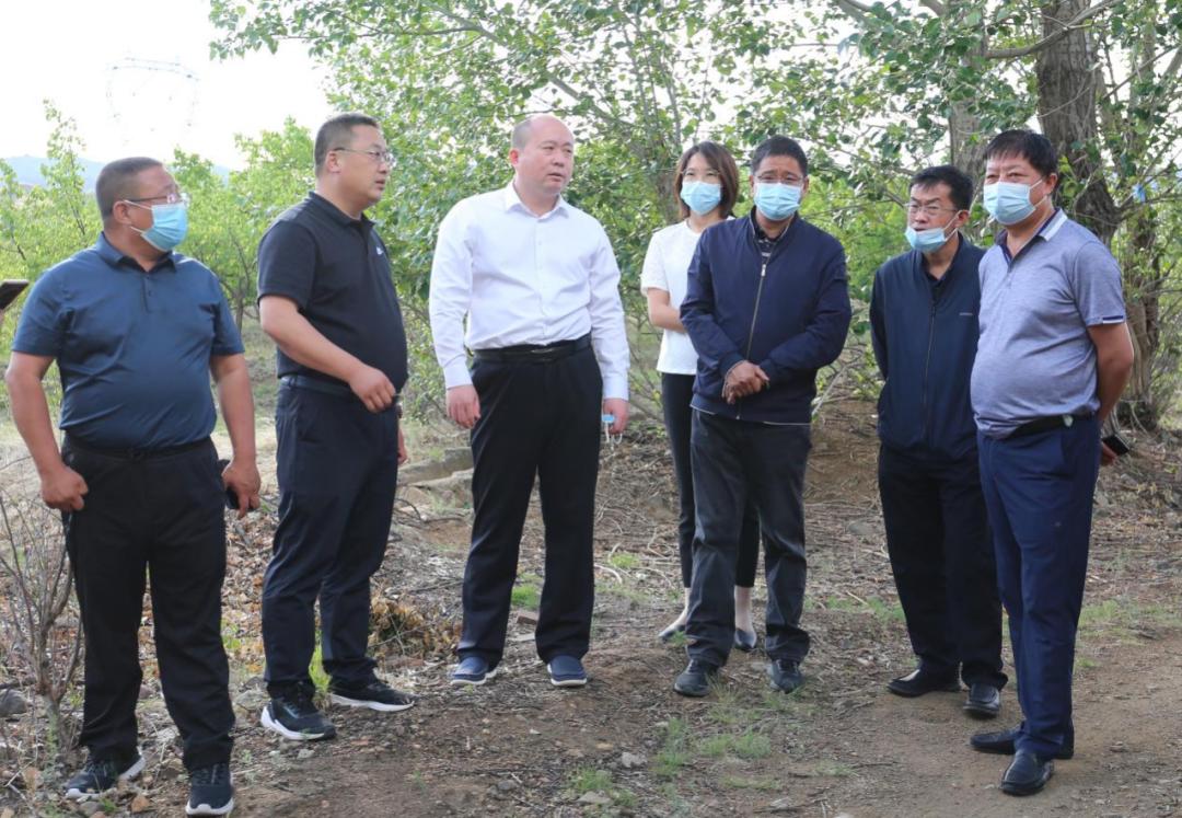 政府区长刘超实地调研旧堡河道治理养殖小区建设和旧堡煤台建设发展