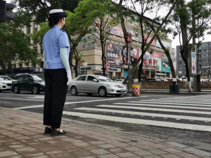 6月13日,上午7:40分,机关增援警力已到位,分别在直属一大队小南门岗