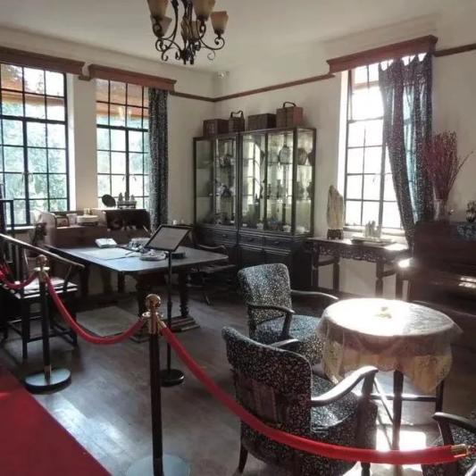 75年前的今天三毛流浪记发表主人公三毛成为家喻户晓的漫画形象76