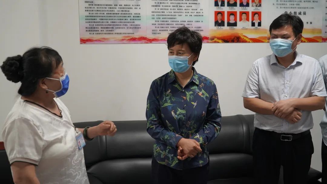 周口市政协副主席杨雪芹到西华法院调研工作