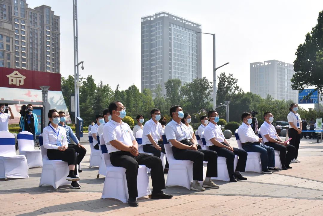 6月15日上午,邢臺市公共機構節能宣傳週啟動儀式在我區新時代廣場舉行