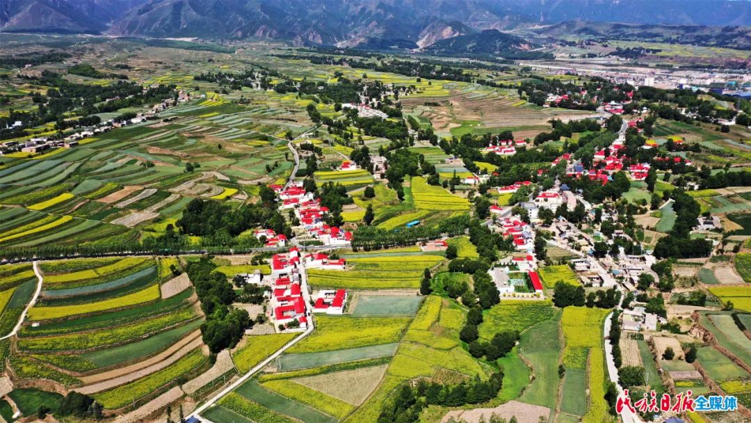 临夏州积石山县大地镶金山乡如画