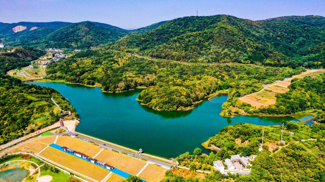 老山生態運動廣場等景點象山水庫環湖棧道,途經老山運動驛站,文化廣場