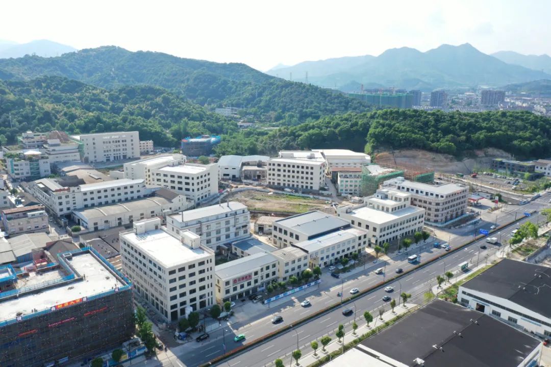 企业自主更新配套整体提升产业链条打通梅林街道以工业全域治理撬动