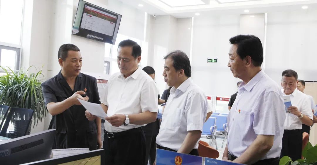 市人大常委会副主任徐仲圣带队到罗庄法院调研巩固政法队伍教育整顿