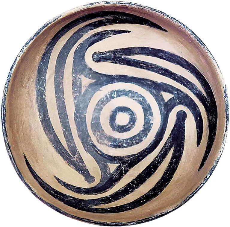 马家窑文化石岭下类型同心圆变体鸟纹彩陶钵