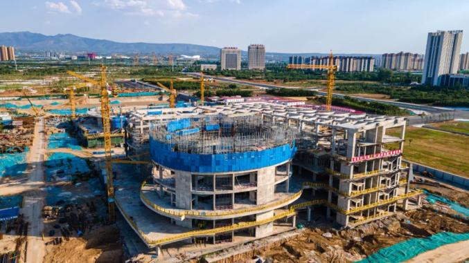 洛阳市文化艺术中心项目位于开元大道以南,白塔路以北,玉溪东街以西