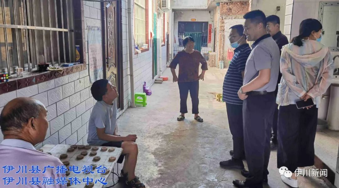 伊川调研事关困难重度残疾人家庭