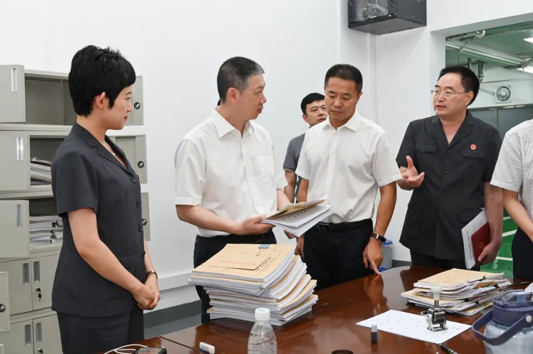 海口市委副书记政法委书记林海宁一行到市中级人民法院调研指导工作