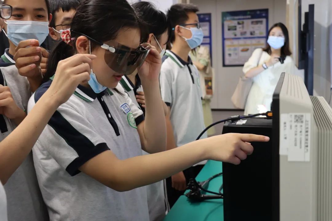 余杭区海辰中学进之江实验室科普行活动圆满结束